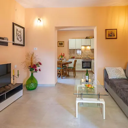 Beautiful In With Kitchen Apartment