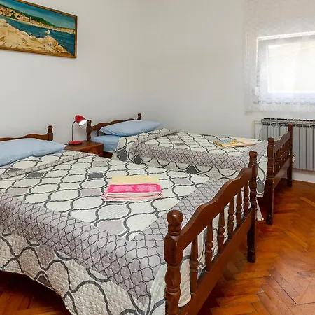 דירה 2 Bedroom In Šišan